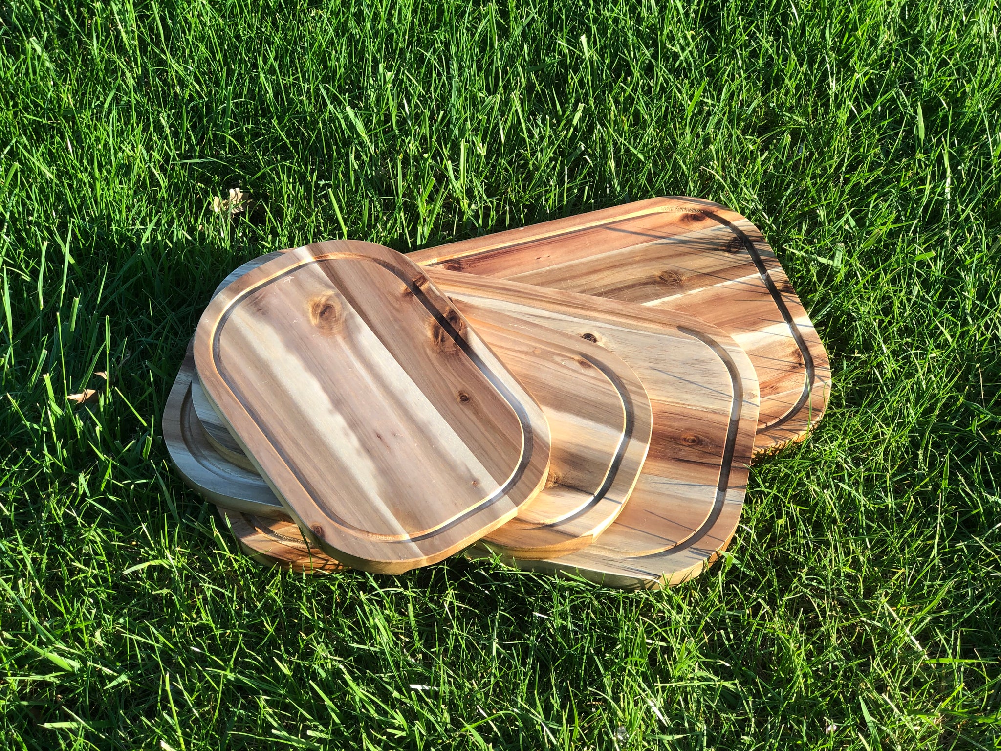 Zavis Green Acacia Wood Serving Rounded Cutting Board With Juice Groov
